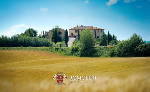 Estate in San Giovanni d'Asso, Tuscany, Italy 1