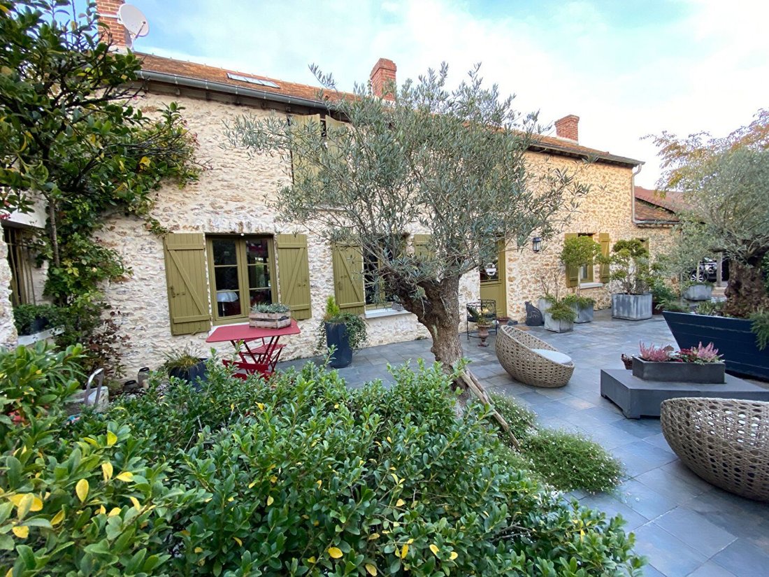 House in Montfort-l'Amaury, Ile-de-France, France 2 - 18292244