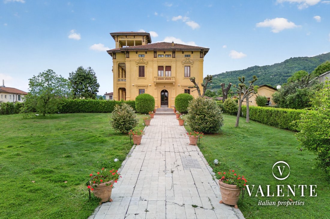 Villa in Barga, Tuscany, Italy 3 - 18280191
