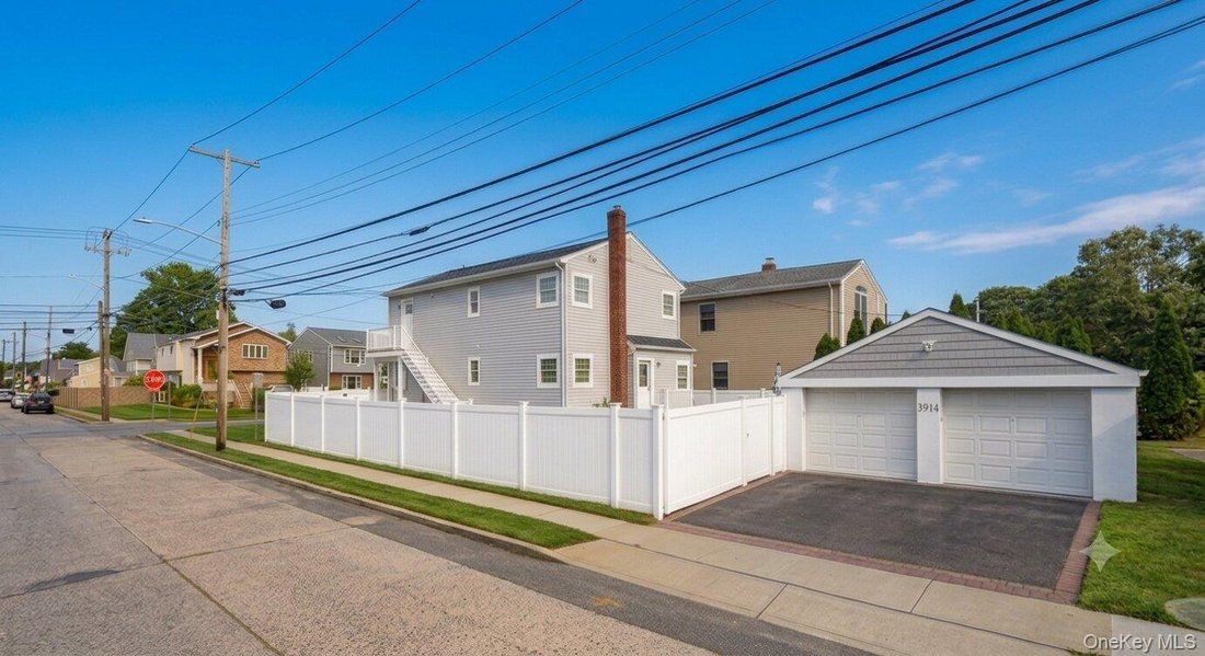 House in Seaford, New York, United States 2 - 18284324