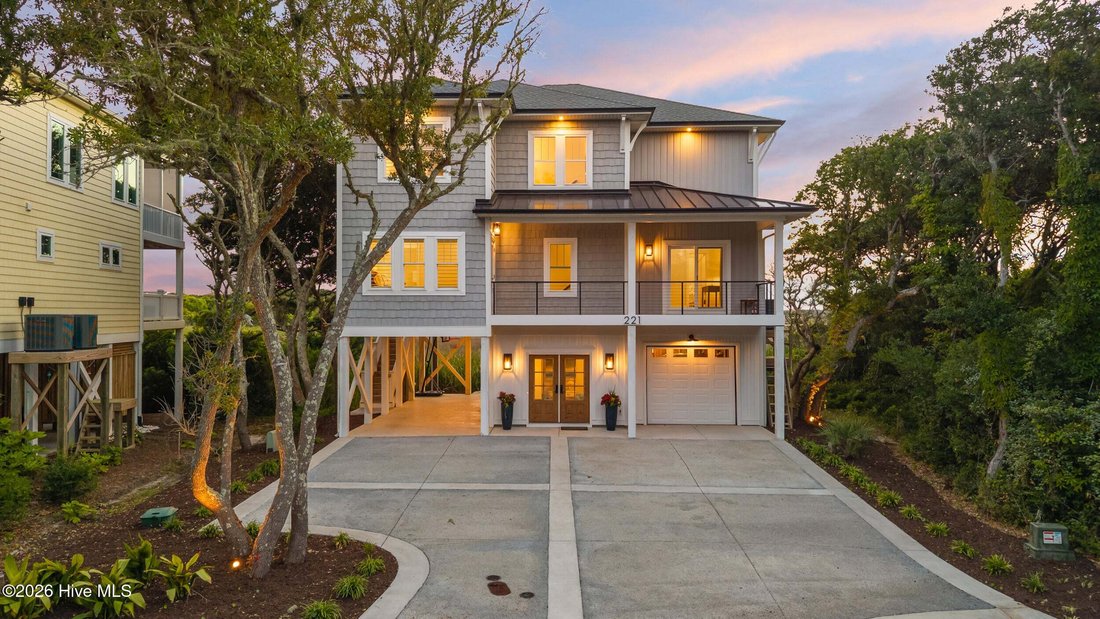 House in North Topsail Beach, North Carolina, United States 1 - 18287509