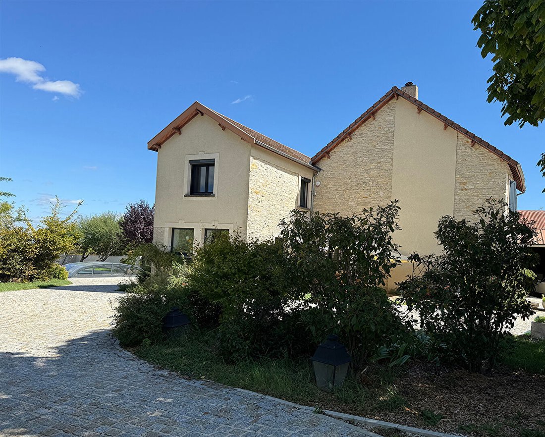 Villa in Corcelles-les-Monts, Bourgogne – Franche-Comté, France 1 - 18282891