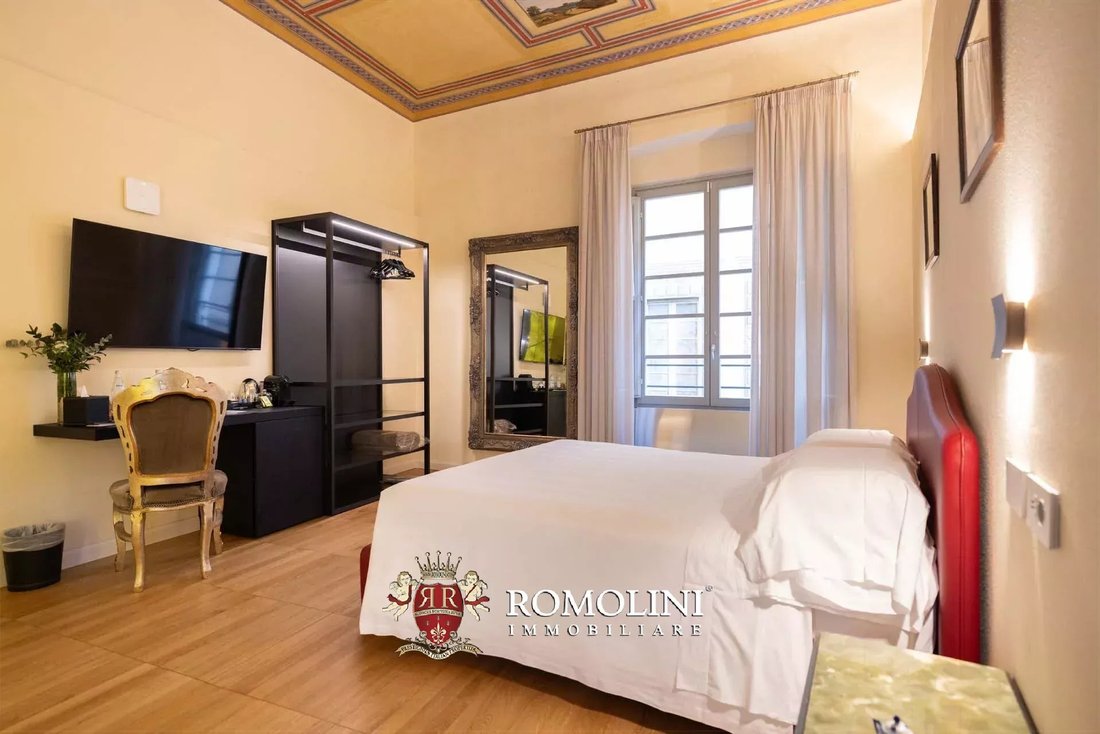 Apartment in Historic Center, Siena, Tuscany 2 - 17439125