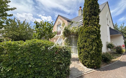House in La Verte Vallée, Caen, France 1
