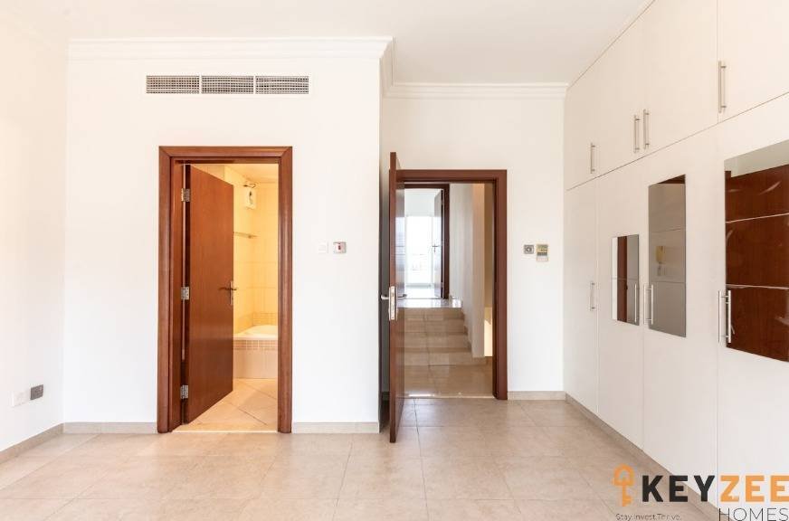 Townhouse in JVC / Jumeirah Village Circle, Dubai, United Arab Emirates 3 - 18288884