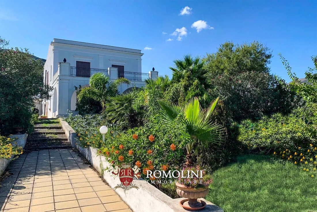 Villa in Lipari, Sicily, Italy 1 - 16615606