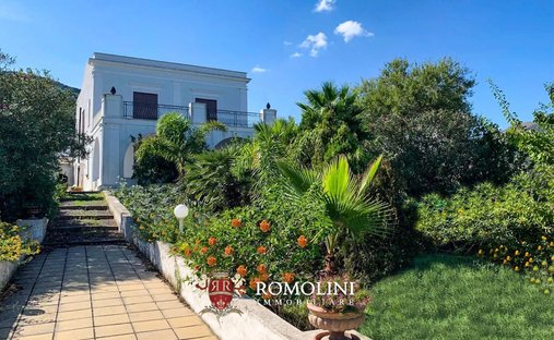 Villa in Lipari, Sicily, Italy 1