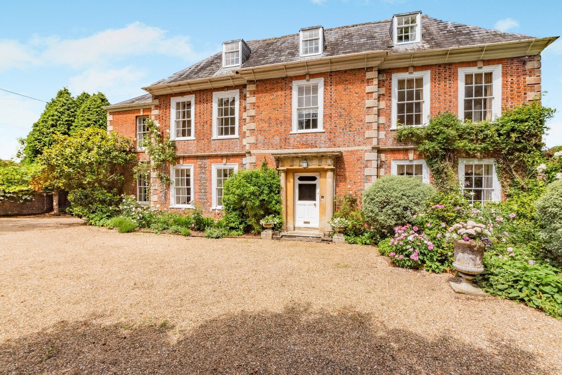 House in Potterne, England 4 - 18280490