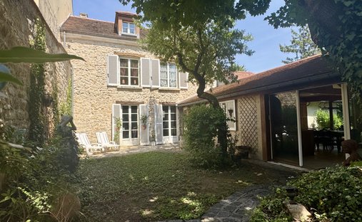 House in La Prevote, Thiais, France 1