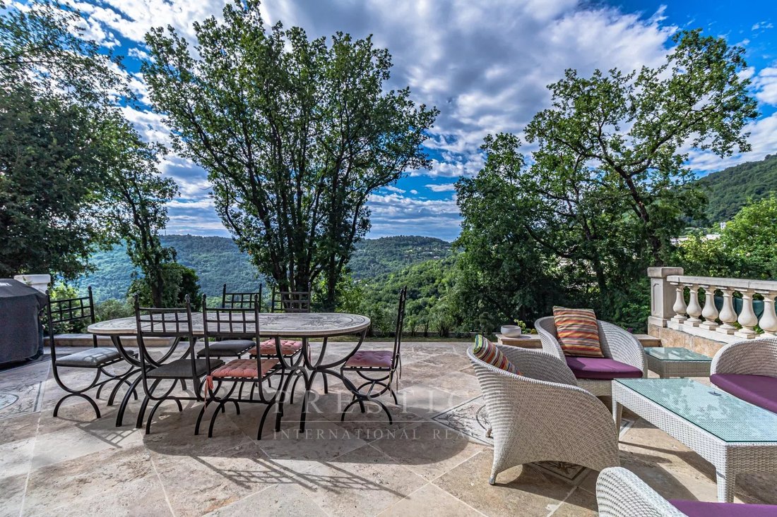 House in Le Bar-sur-Loup, Provence-Alpes-Côte d'Azur, France 2 - 18294911