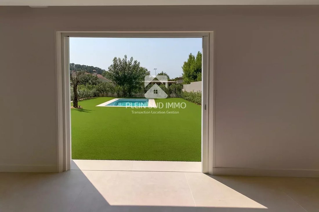 Villa in Grasse, Provence-Alpes-Côte d'Azur, France 5 - 18292473