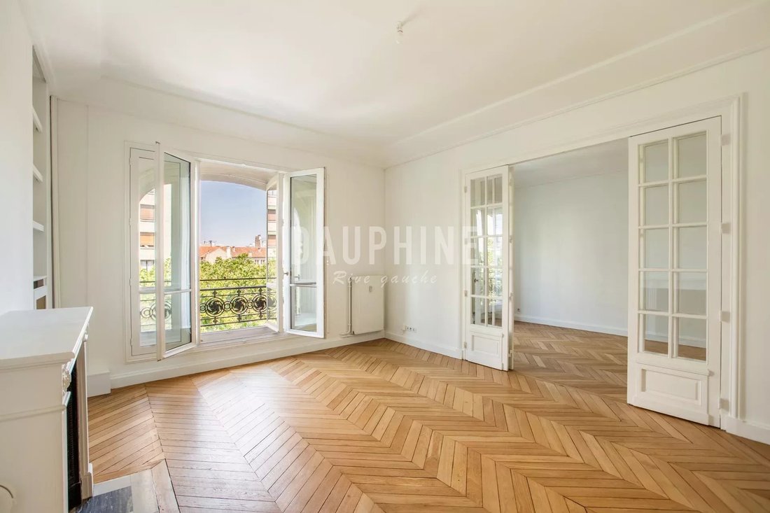 Apartment in Perouses, Paris, Ile-de-France 1 - 18282756