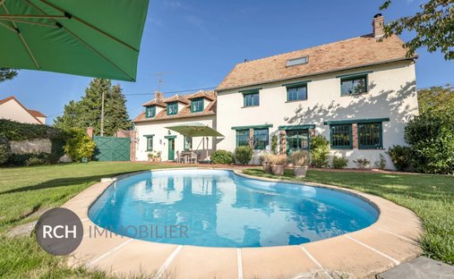 House in Houdan, Ile-de-France, France 1