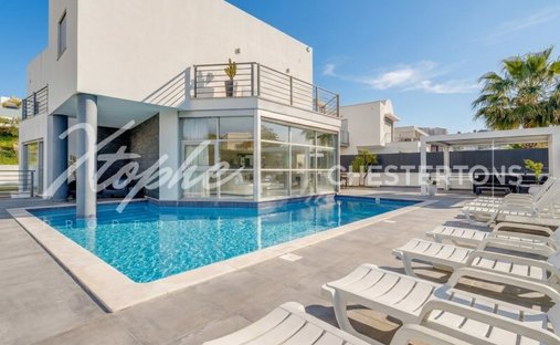 Villa in Olhos de Agua, Algarve, Portugal 1