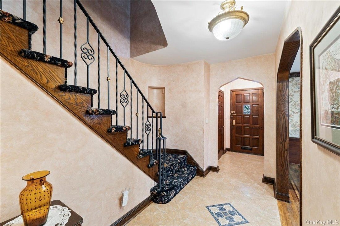 House in New York, New York, United States 4 - 18295602