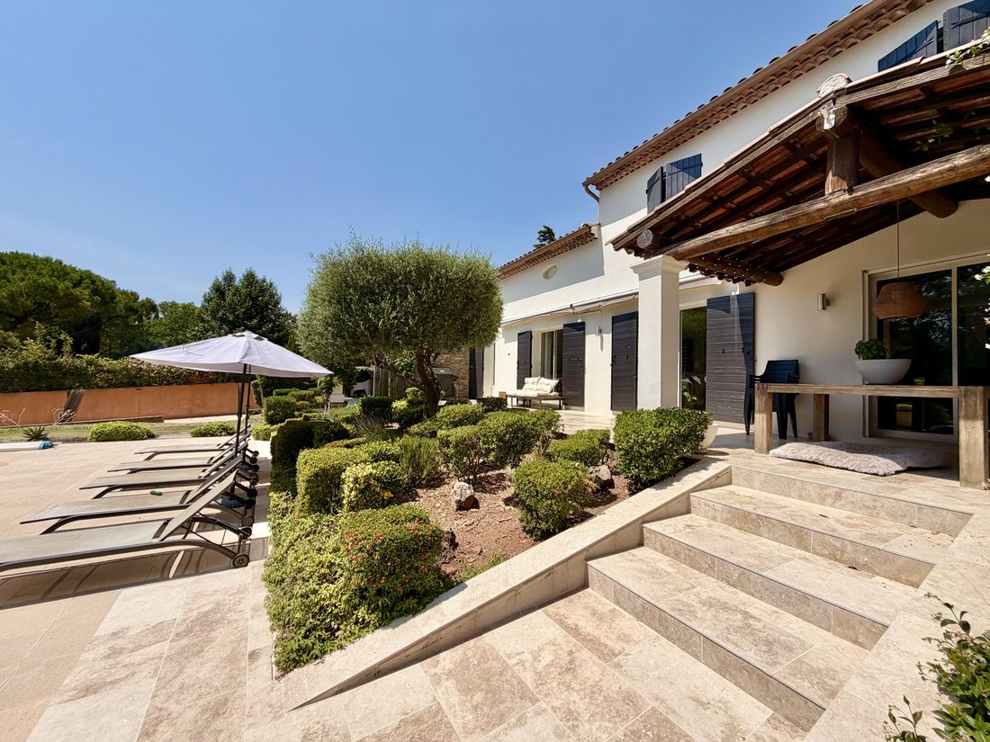 Villa in Bagnols-en-Forêt, Provence-Alpes-Côte d'Azur, France 3 - 18290993