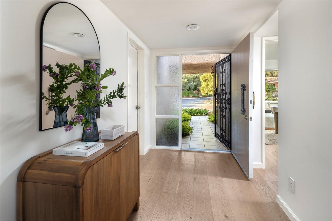 Condo in Santa Barbara, California, United States 2 - 18283731