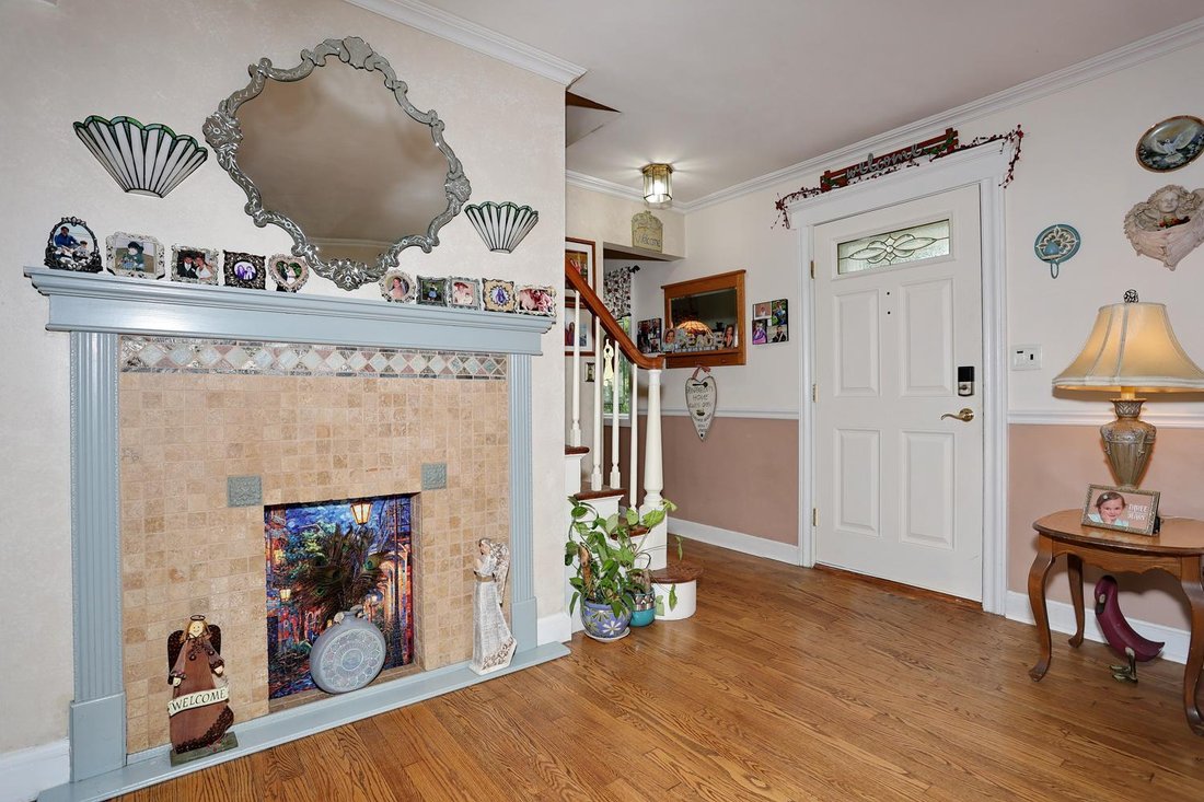 House in Bergenfield, New Jersey, United States 3 - 18290214