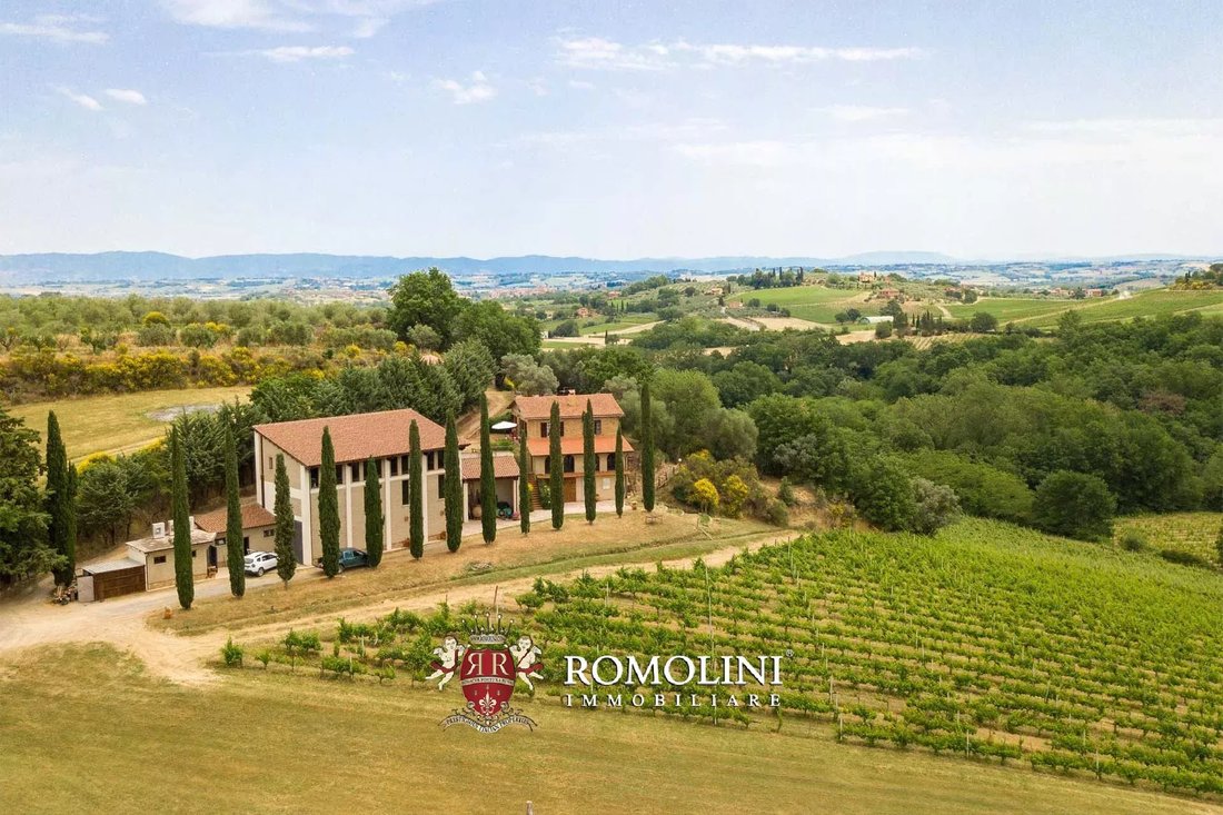 Farm Ranch in Montepulciano, Tuscany, Italy 1 - 15663266