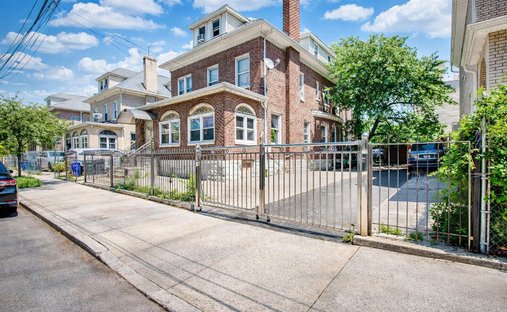 House in New York, New York, United States 1