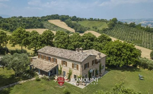 Villa a Terre Roveresche, Marche, Italia 1