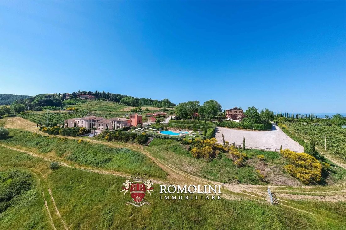 Estate in San Gimignano, Tuscany, Italy 5 - 15663534