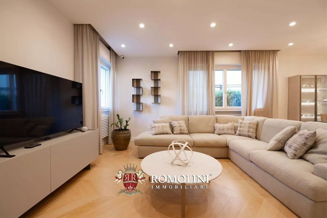 Villa in Fiumetto, Pietrasanta, Italy 2 - 16026778