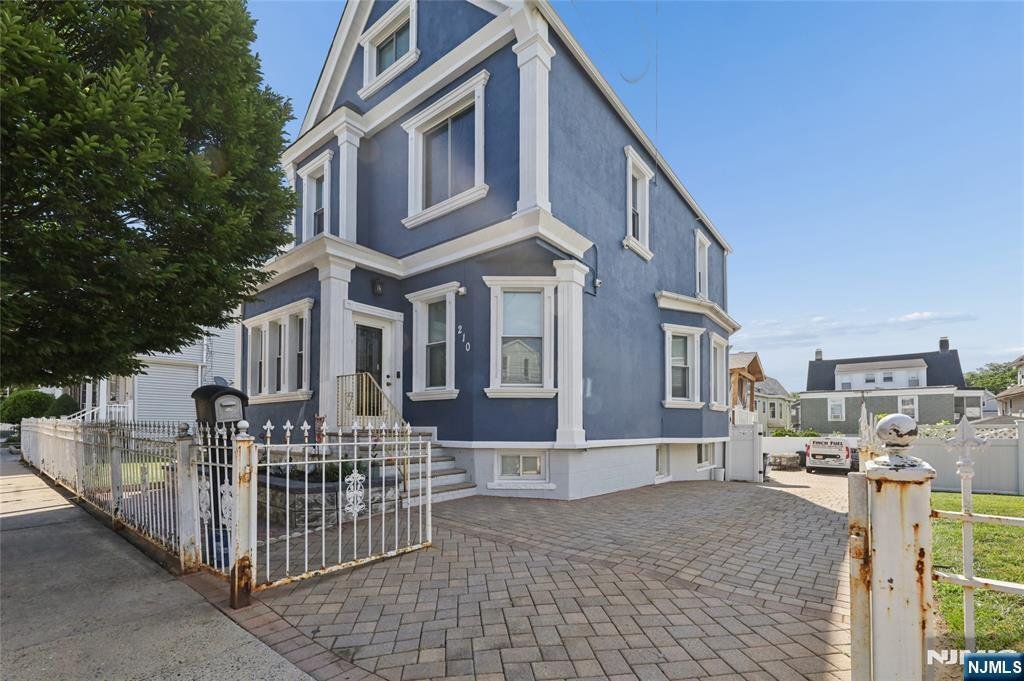 House in Kearny, New Jersey, United States 1 - 18291561