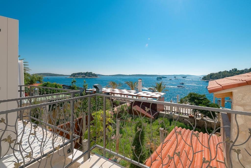 Villa in Velo Grablje, Split-Dalmatia County, Croatia 2 - 18283008