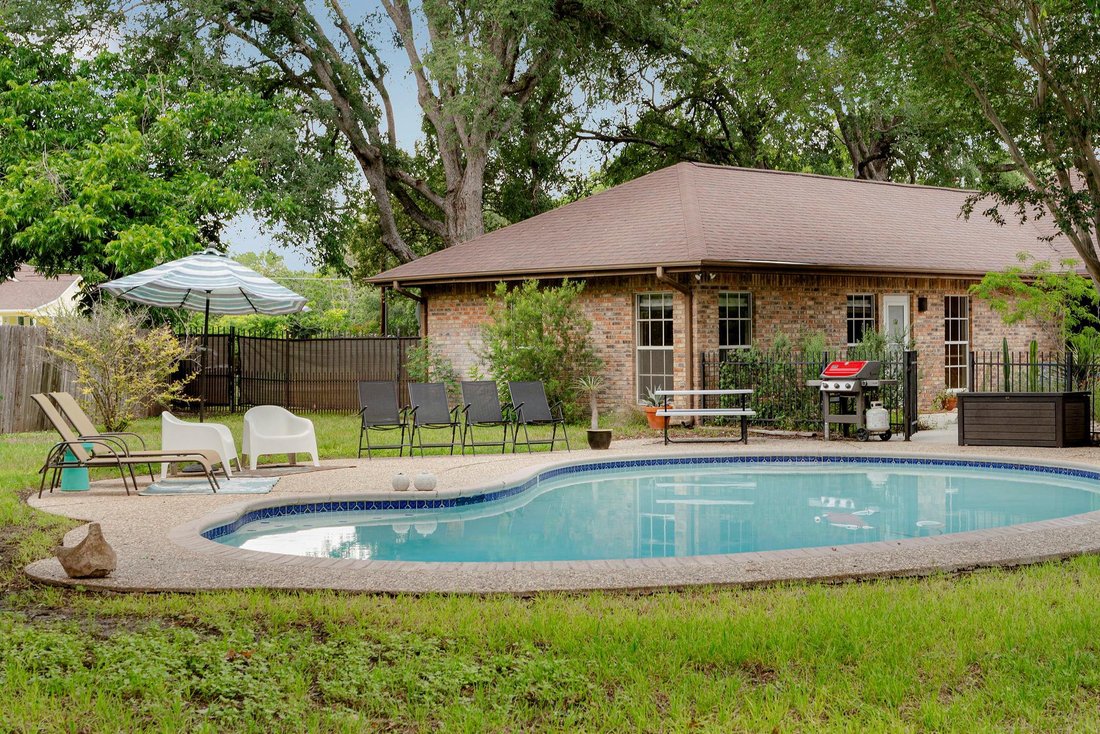 House in Lockhart, Texas, United States 5 - 18289471