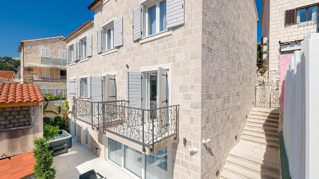 Villa in Velo Grablje, Split-Dalmatia County, Croatia 1 - 18283008