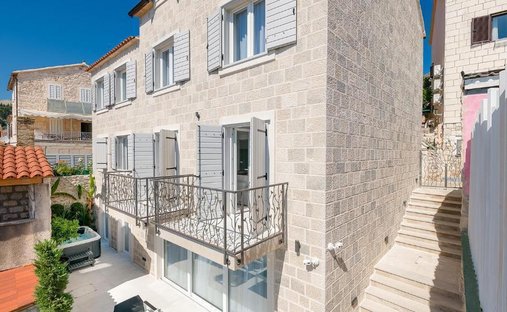 Villa in Velo Grablje, Split-Dalmatia County, Croatia 1