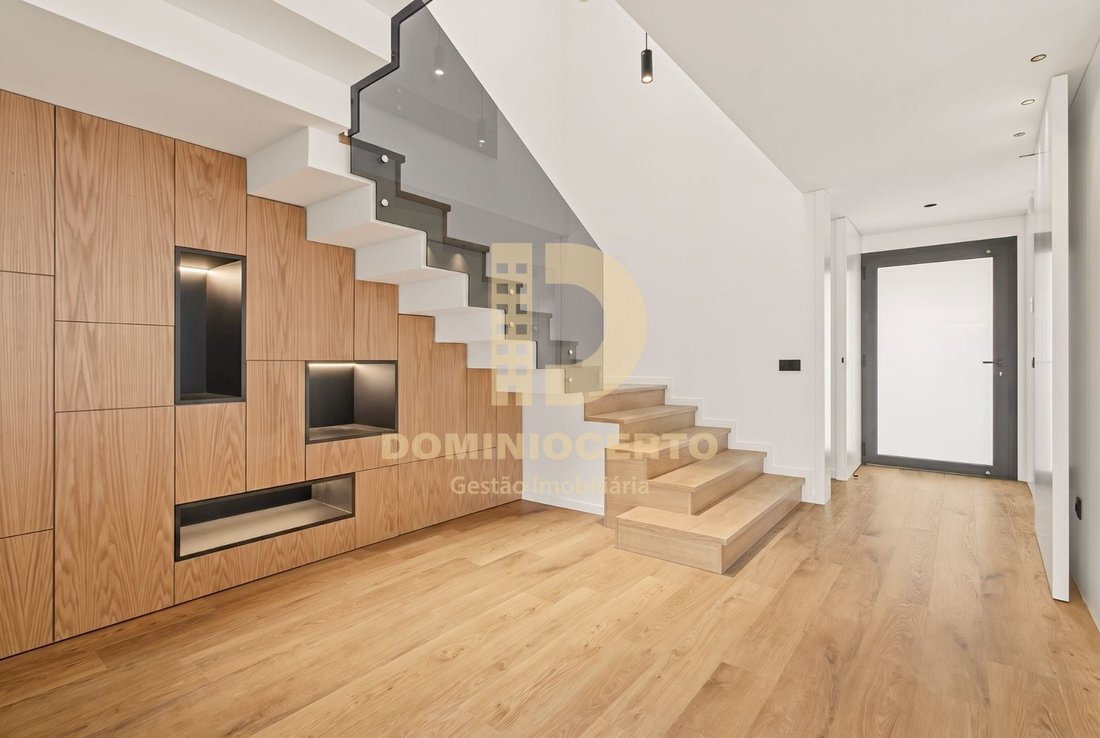 Townhouse in Gulpilhares e Valadares, Porto District, Portugal 5 - 18293652