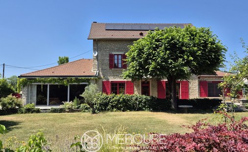 Townhouse in Montalieu-Vercieu, Auvergne-Rhône-Alpes, France 1