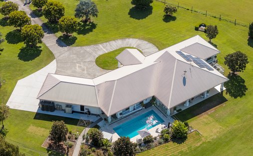 House in Samford Valley, Queensland, Australia 1