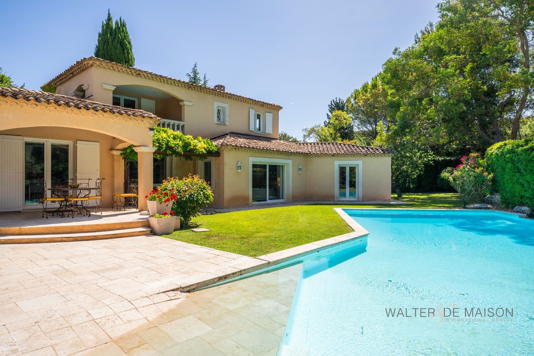 Villa in Ventabren, Provence-Alpes-Côte d'Azur, France 2 - 18294173