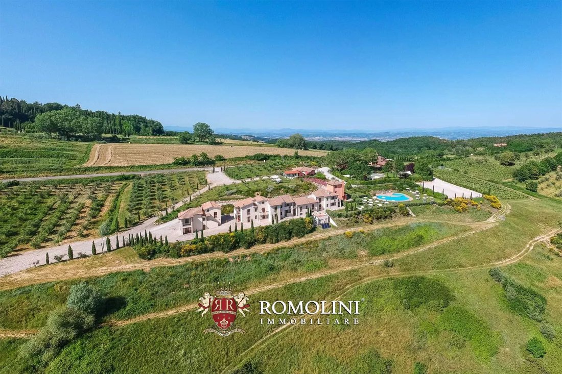 Estate in San Gimignano, Tuscany, Italy 2 - 15663534