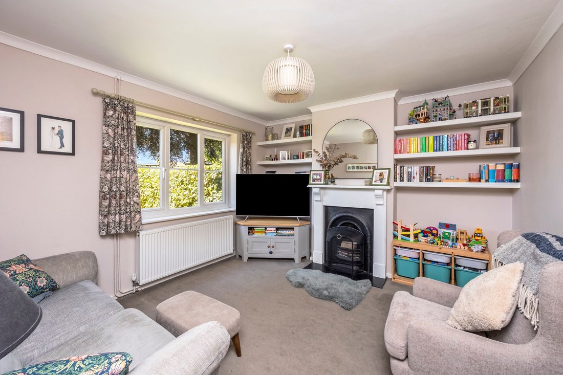 House in Whitemans Green, England 2 - 18291130