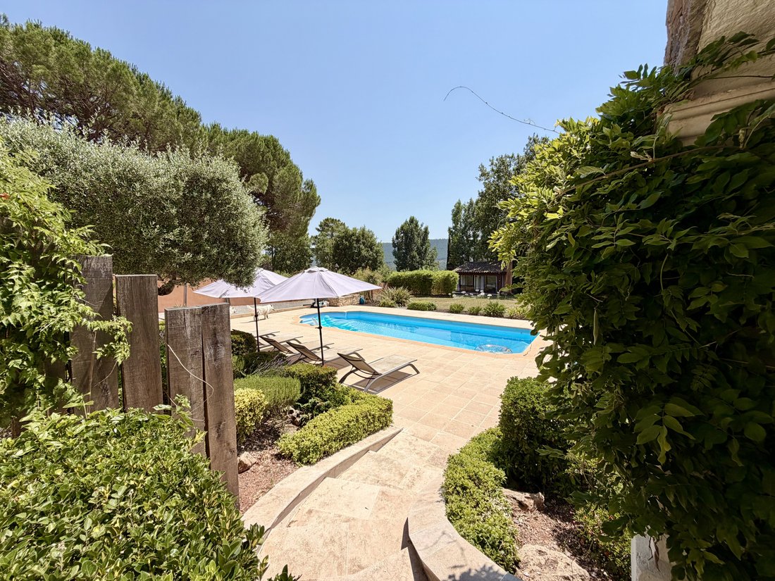 Villa in Bagnols-en-Forêt, Provence-Alpes-Côte d'Azur, France 2 - 18290993