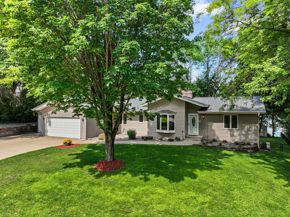 House in Burnsville, Minnesota, United States 1 - 18282754