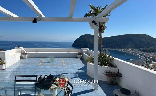 Villa à Lipari, Sicile, Italie 1