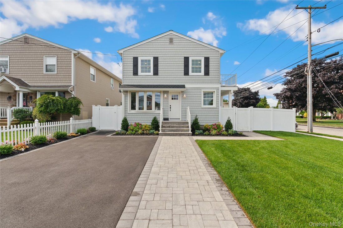 House in Seaford, New York, United States 1 - 18284324