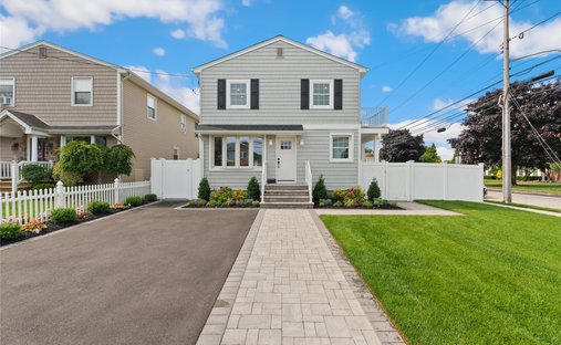 House in Seaford, New York, United States 1