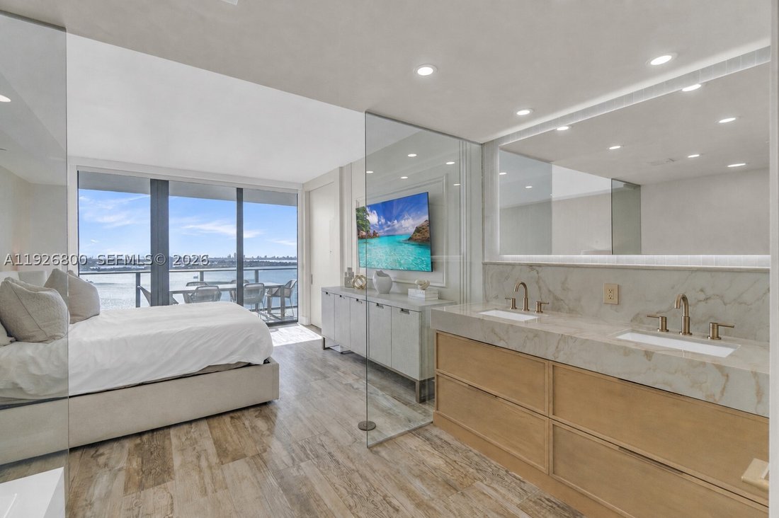Condo in Miami, Florida, United States 2 - 17824069