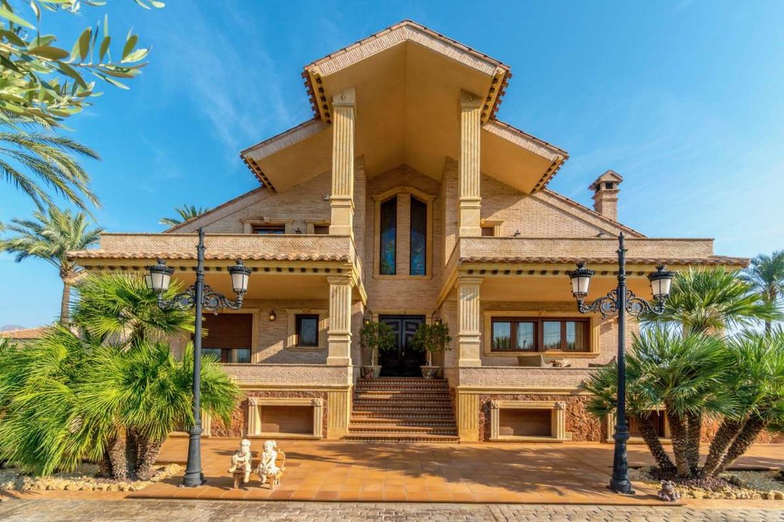 Villa in Orihuela, Valencian Community, Spain 1 - 18286930