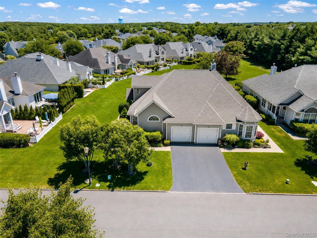 Condo in Jamesport, New York, United States 3 - 18294916
