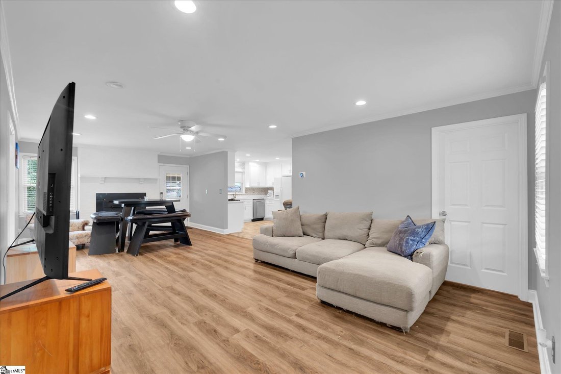 Taylors, South Carolina, United States 5 - 18280084