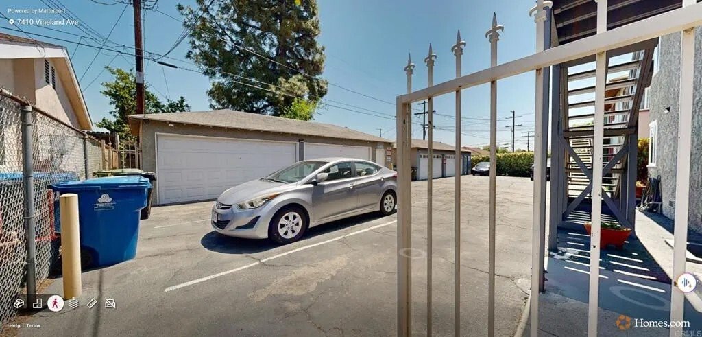 Los Angeles, California, United States 5 - 18286485