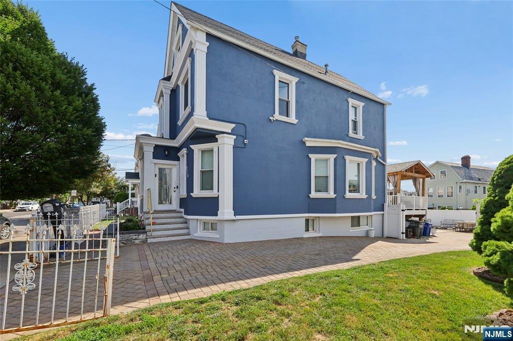 House in Kearny, New Jersey, United States 2 - 18291561