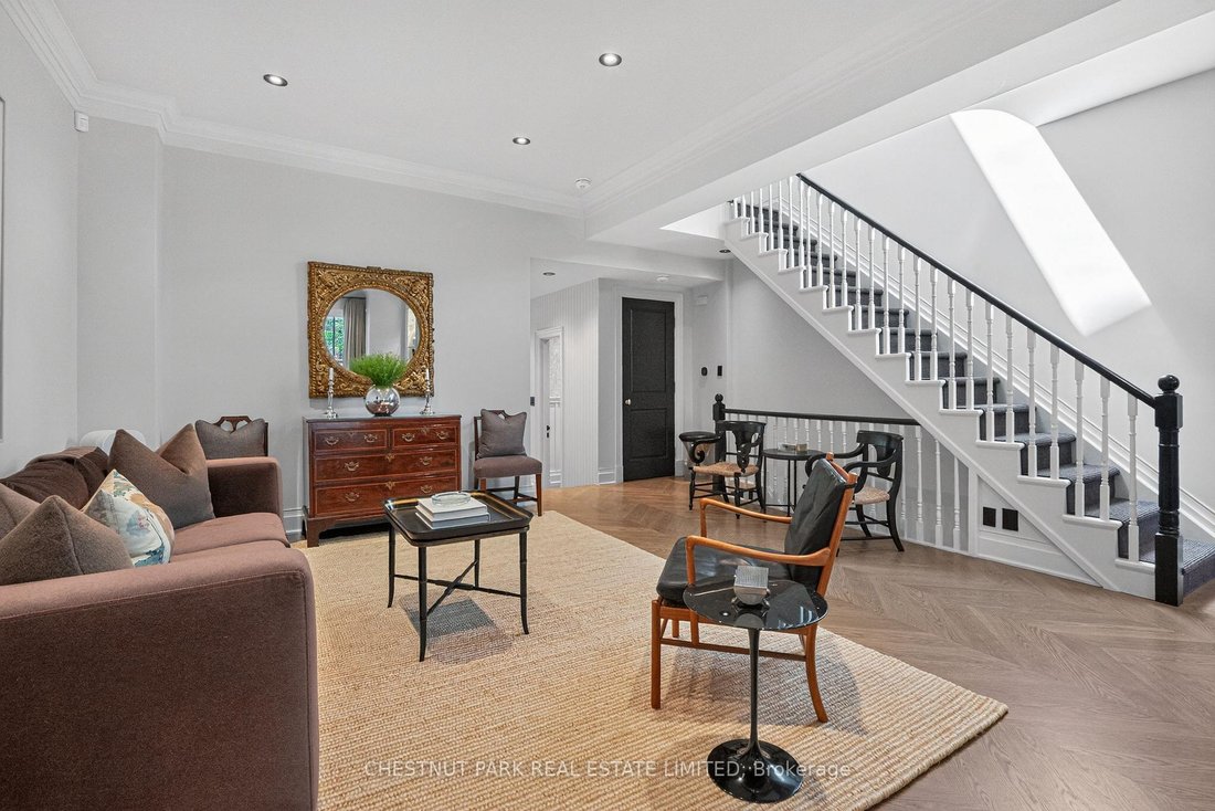 House in Toronto, Ontario, Canada 3 - 18045189
